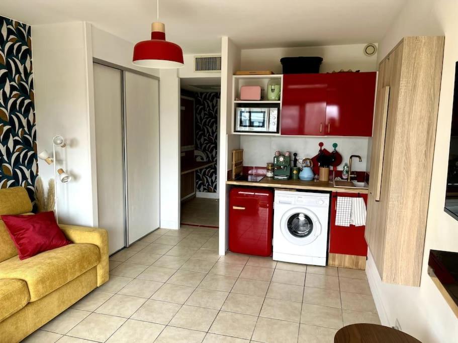 Apartment De Saint-laurent 200m De La *